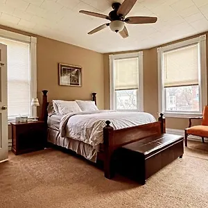 Point Breeze Bed & Breakfast Pittsburgh