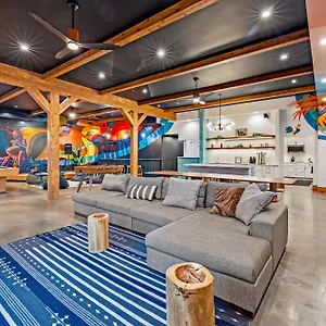 Howzit Hostel Wailuku