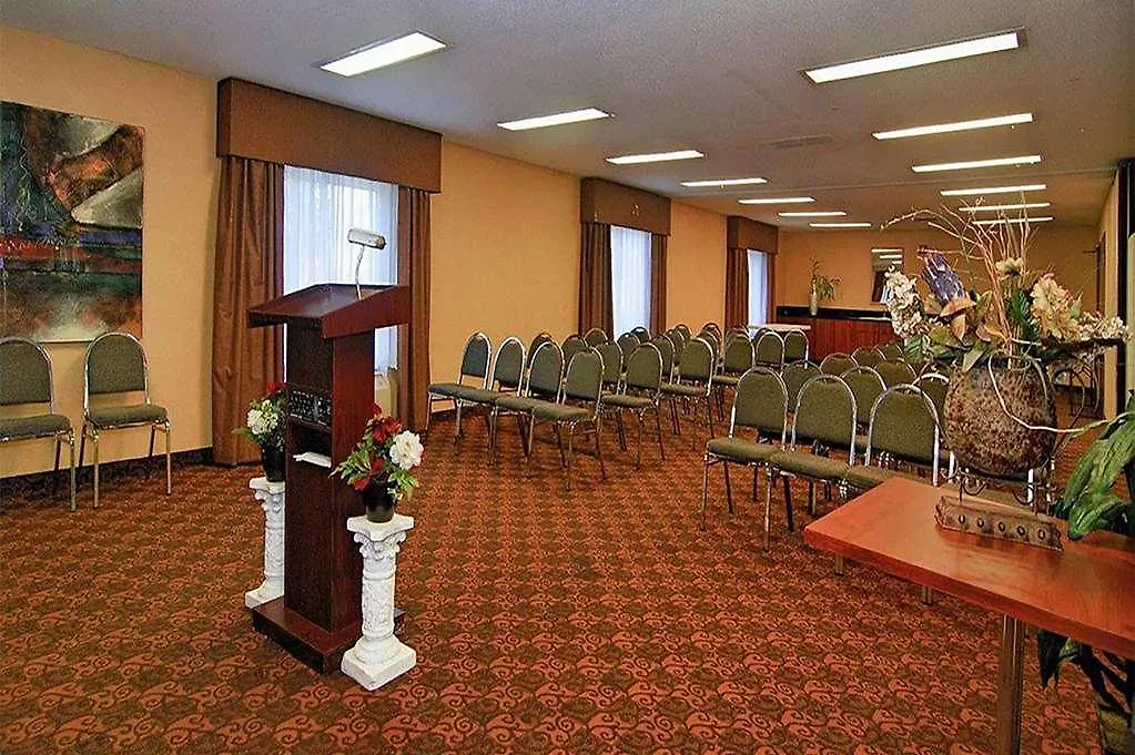 La Quinta Inn & Suites By Wyndham Memphis I-240 Hotel