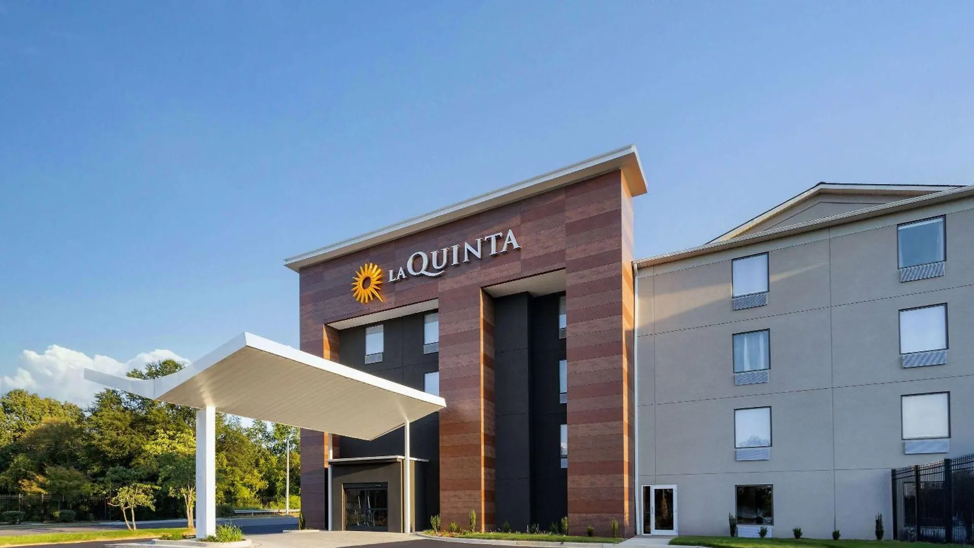 La Quinta Inn & Suites By Wyndham Memphis I-240