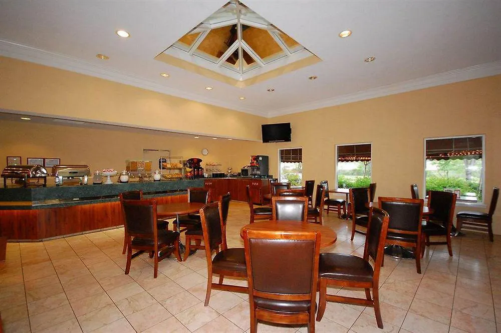 La Quinta Inn & Suites By Wyndham Memphis I-240